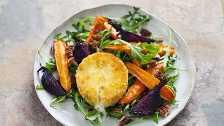 Rucola-Salat mit paniertem Ziegenkäse und Ofengemüse - Globus ☀ ...