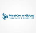 Blaues Logo mit Weltkugel, Palme und Schriftzug „Reisebüro im Globus, freundlich & kompetent“ auf weißem Hintergrund.