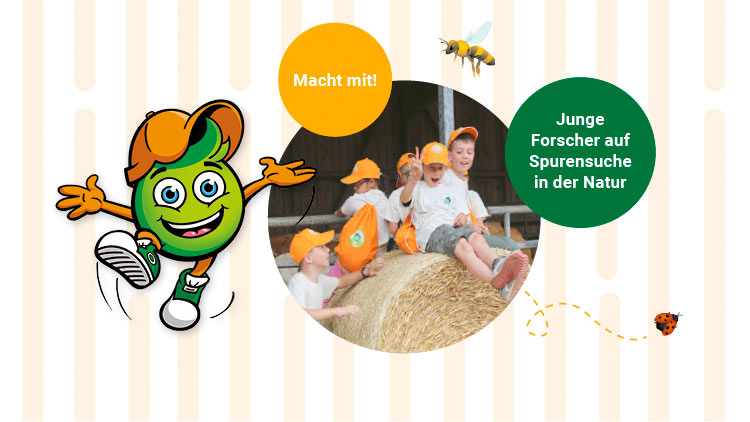 Globini springt fröhlich, Kinder mit orangenen Kappen sitzen auf Strohballen, umgeben von den Texten „Macht mit!“ und „Junge Forscher auf Spurensuche in der Natur“.