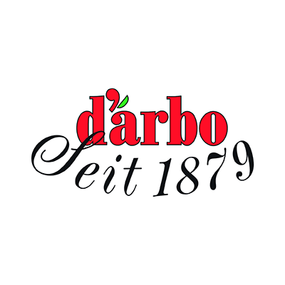 Schwarzer Schriftzug „seit 1879“ und roter Schriftzug „d‘arbo“ mit grünem Akzent auf weißem Hintergrund.