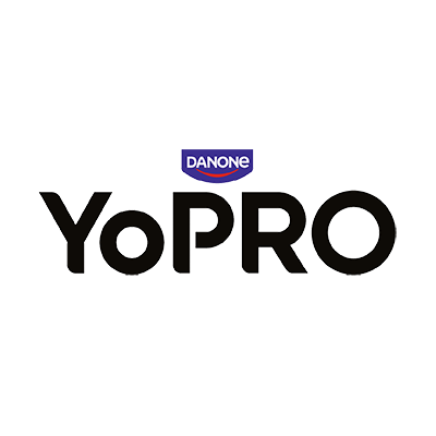 Schwarzer Schriftzug „YoPRO“ mit lila DANONE-Logo darüber auf weißem Hintergrund.