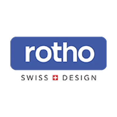 Blaues Logo mit weißem Schriftzug „rotho“, kleiner roter Kasten mit weißem Kreuz darunter.
