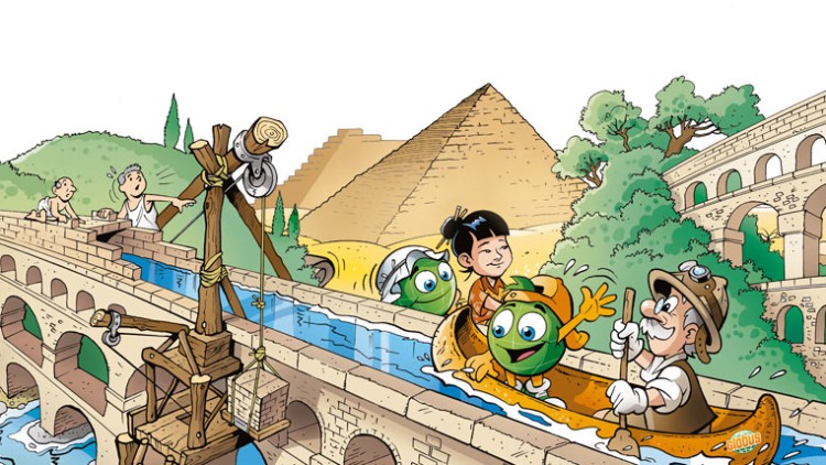 Globini und Professor Globus fahren in einem Boot auf einem Aquädukt vorbei an Pyramiden, Bäumen und antiken Bauwerken.