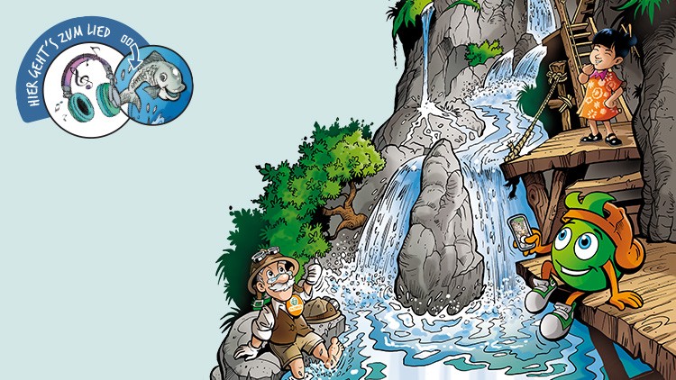 Globini sitzt auf einem Holzsteg mit Smartphone, daneben ein Wasserfall, Bäume, Professor Globus und ein Kind auf einem Steg.
