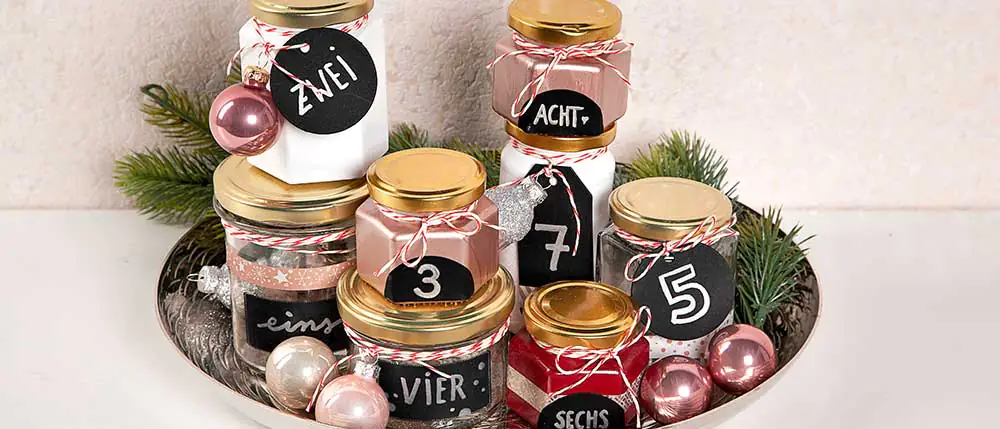 Adventskalender mit Einmachgläsern