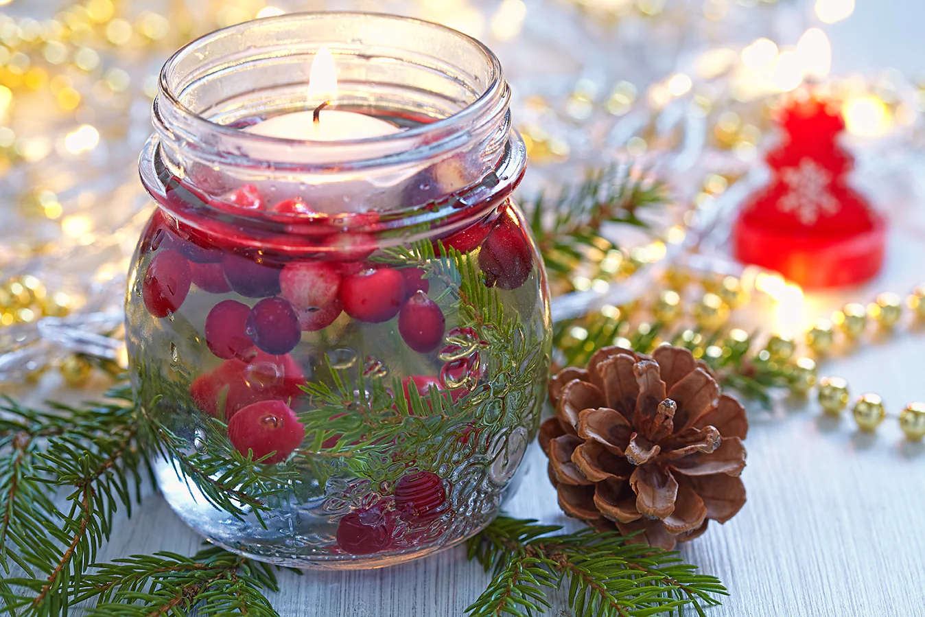 Weihnachtliche Schwimmkerze