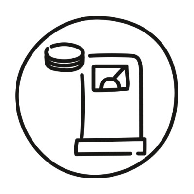 Schwarzes Symbol einer Waage mit Display, links oben liegt ein Stapel Münzen, umkreist von einem schwarzen Kreis.