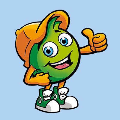 Das grüne kugelförmige Maskottchen Globini trägt eine orange Mütze, zeigt Daumen hoch und lächelt vor einem blauen Hintergrund.
