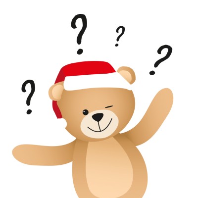 Ein brauner Teddybär mit roter Weihnachtsmütze hebt die Arme, zwinkert und ist von vier schwarzen Fragezeichen umgeben.