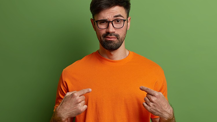 Mann mit fragender Geste
