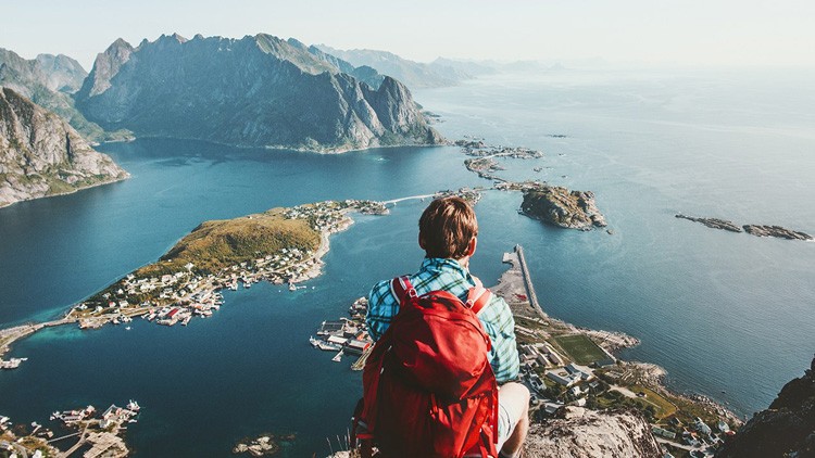 Ausblick von Klippen auf das Meer