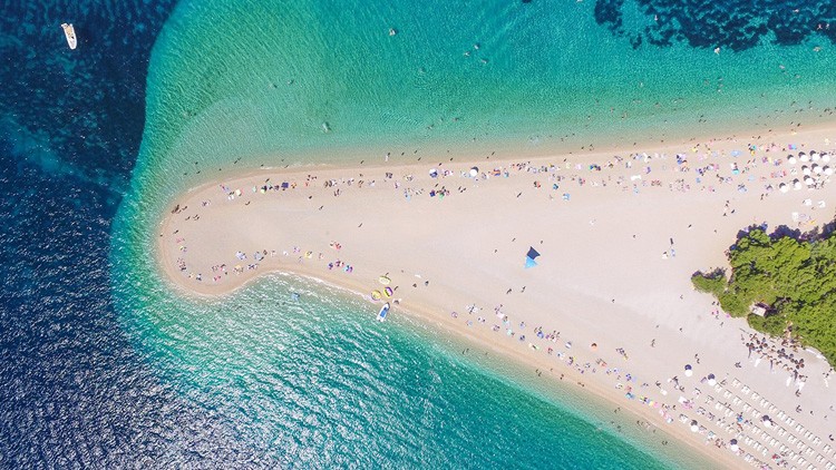 Zlatni Rat auf der Insel Brač an der Adria