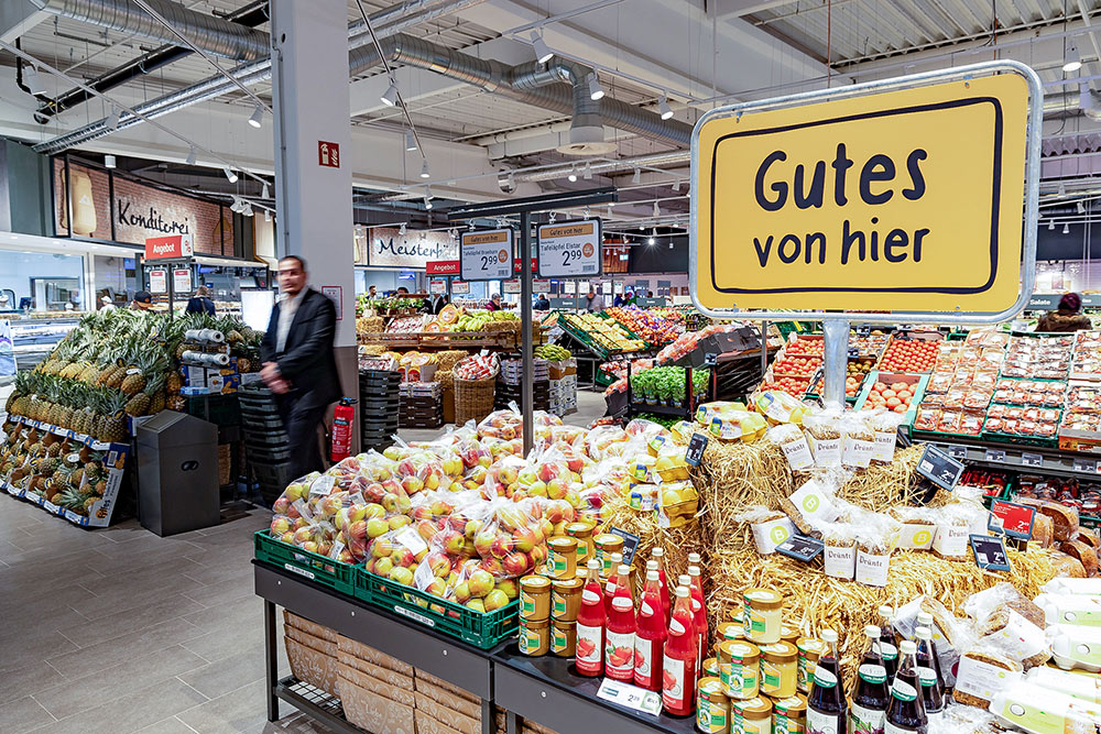 Obst und Gemüseabteilung Wesel