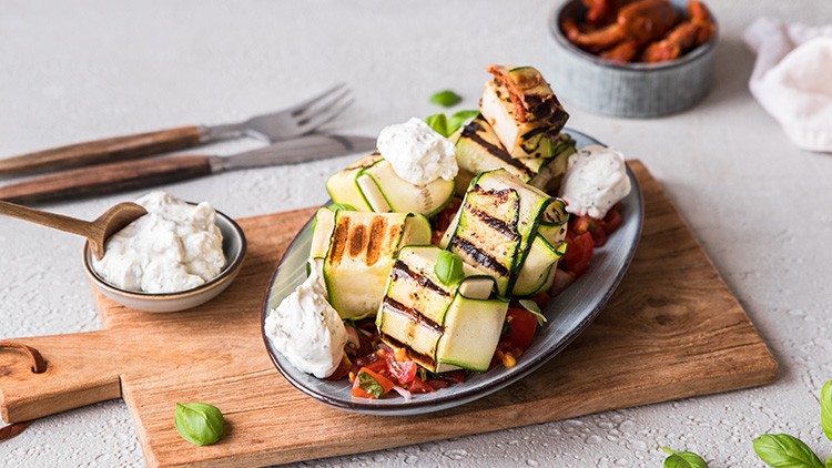 Gegrillte Zucchini Päckchen - Globus ☀ Supermarkt ⇒ Vielfalt, Qualität ...