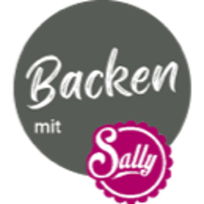Grauer Kreis mit dem weißen Schriftzug Backen mit und pinkes Logo mit weißem Sally-Schriftzug in Schreibschrift.