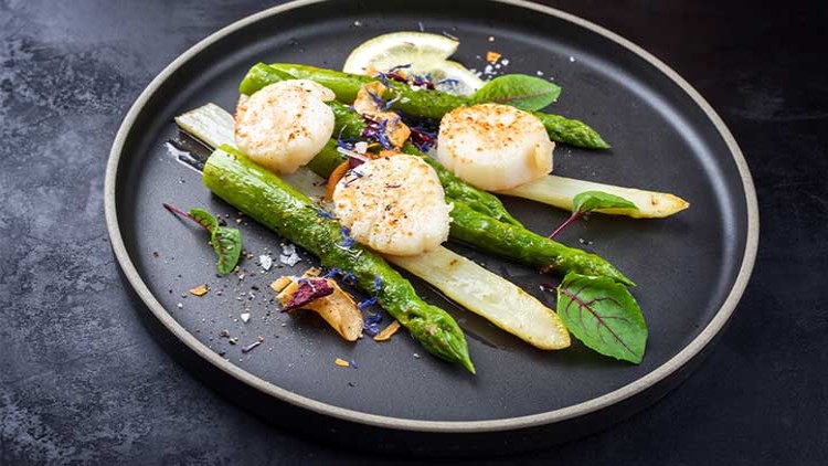 Spargel mit Jakobsmuscheln - Globus ☀ Supermarkt ⇒ Vielfalt, Qualität ...