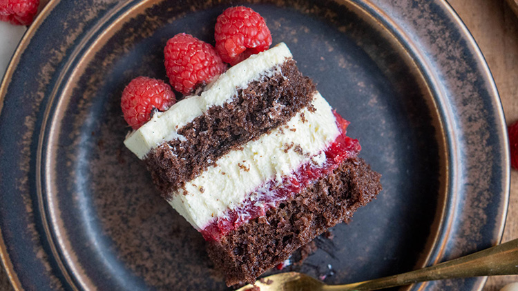 Schoko-Himbeer-Torte mit Eierlikörmousse - Globus ☀ Supermarkt ⇒ ...