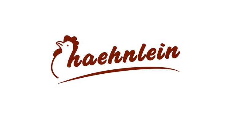 Roter Schriftzug „haehnlein“ mit einer stilisierten Henne links, unterstrichen von einer geschwungenen Linie auf weißem Hintergrund.
