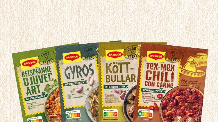 Vier Maggi-Tüten mit Reis, Gyros, Köttbullar und Tex-Mex-Chili-Gewürzmischungen vor beiger Struktur, Nutri-Score sichtbar.