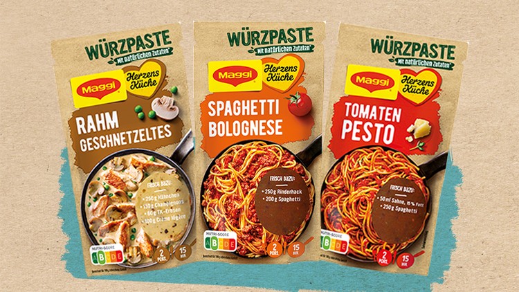 Drei Maggi-Würzpastenpackungen der Herzens-Küche, Sorten Rahmgeschnetzeltes, Spaghetti Bolognese und Tomaten Pesto.