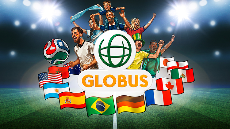 Menschen heben die Arme vor einem Stadionhintergrund, das GLOBUS-Logo und Fahnen verschiedener Länder sind sichtbar.