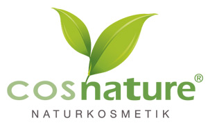Das Logo zeigt zwei grüne Blätter über dem Schriftzug „cosnature NATURKOSMETIK“ in grüner und grauer Schrift.