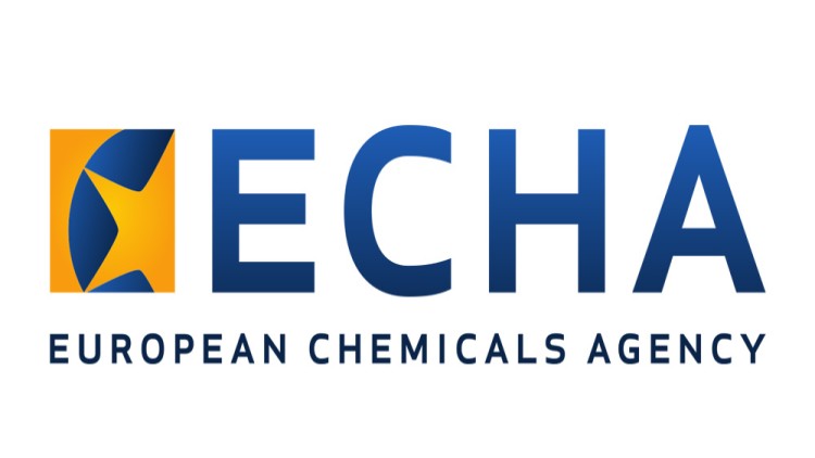 Logo der European Chemicals Agency mit gelbem Quadrat und blauem Stern links, daneben steht „ECHA EUROPEAN CHEMICALS AGENCY“.