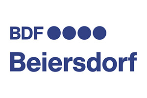 Das Logo zeigt blauen Text „BDF Beiersdorf“ mit vier blauen Punkten in einer Reihe über dem Wort „Beiersdorf“.