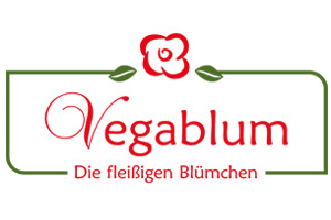 Das Logo zeigt den Schriftzug Vegablum, darunter steht Die fleißigen Blümchen, umrandet von grünen Linien und einer roten Blume.