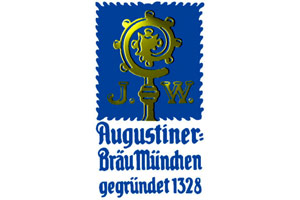 Blaues Wappen mit goldfarbenem Schlüssel, den Buchstaben J.W. und dem Text „Augustiner-Bräu München gegründet 1328“ in Weiß.