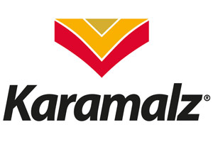 Das Logo von Karamalz zeigt den Markennamen in schwarzer Schrift unter einem roten, gelben und goldenen Chevron-Muster.