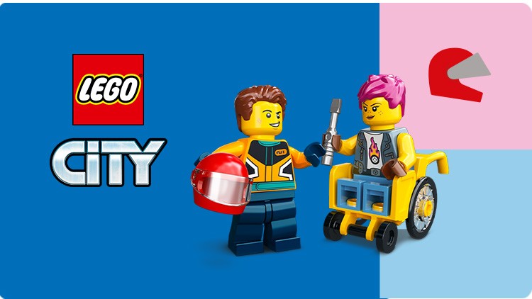 Zwei LEGO Figuren, eine im Rollstuhl mit Werkzeug, die andere hält einen roten Helm, vor einem geteilten blauen und rosa Hintergrund.