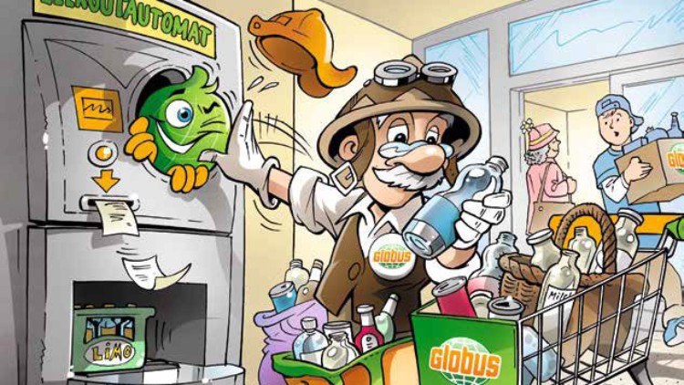 Professor Globus gibt Leergutflaschen in einen Automaten, Globini schaut heraus, ein Einkaufswagen mit GLOBUS-Tasche steht daneben.