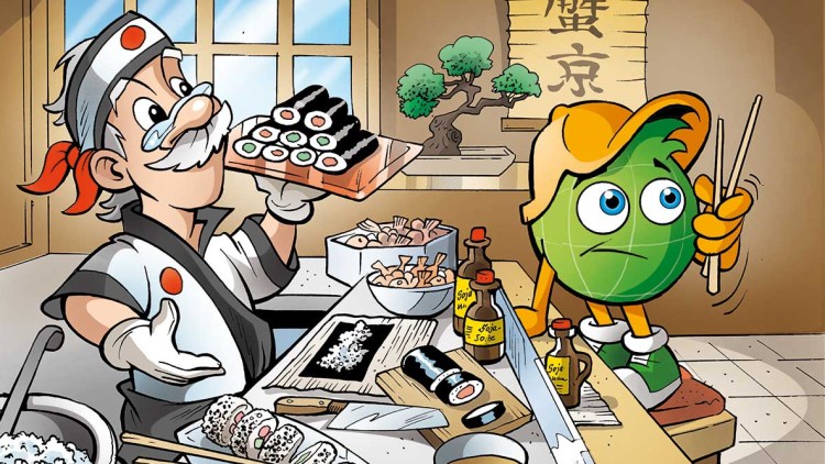 Globini hält Essstäbchen, während ein Koch mit Stirnband eine Platte mit Sushi hochhebt, Tische mit Zutaten und Deko im Hintergrund.