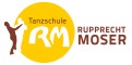 Gelbes Logo mit brauner Silhouette eines Tanzpaares, Schrift „Tanzschule RM“ und rechts „Rupprecht Moser“ in Braun.