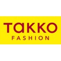 Gelbes Rechteck mit rotem Schriftzug TAKKO FASHION in Großbuchstaben zentriert auf weißem Hintergrund.
