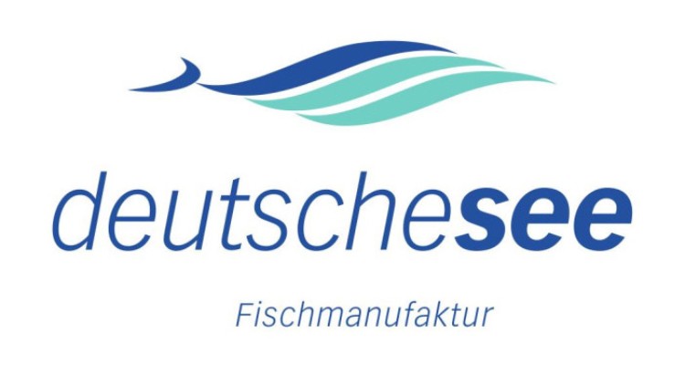 Logo mit blauem und grünem stilisiertem Fisch über den Worten „deutschesee Fischmanufaktur“ in blauer Schrift.