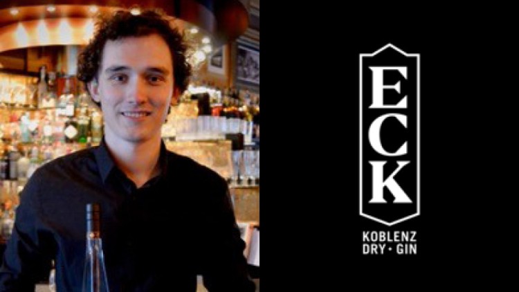 Person in dunklem Hemd steht vor einer Bar, rechts daneben das Logo „ECK Koblenz Dry Gin“ in Weiß auf schwarzem Hintergrund.