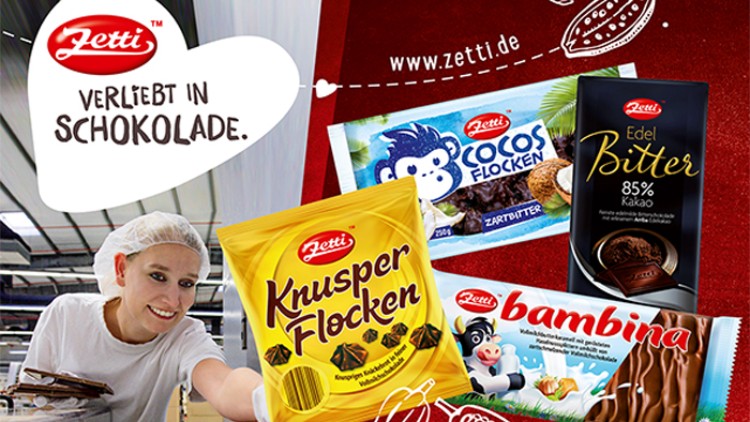 Zetti-Werbung mit Slogan „Verliebt in Schokolade“, Produkten wie Knusperflocken, Cocosflocken, Edel Bitter und Bambina.