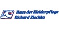 Blau-rotes Logo mit Adlerkopf, Schriftzug „Haus der Kleiderpflege Richard Zischka“ in dunkelblauer Farbe.