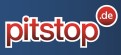 Das Logo zeigt den Schriftzug pitstop.de in weiß und rot auf blauem Hintergrund, das „.de“ steht in einem roten Kreis.