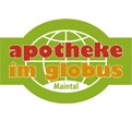 Grünes Logo mit Globus-Symbol, rotem Schriftzug „apotheke im globus“ und Zusatz „Maintal“ in kleiner weißer Schrift.