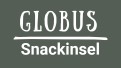 Weiße Schrift auf grünem Hintergrund, oben steht GLOBUS, darunter ein weißer Strich, darunter steht Snackinsel.