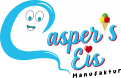 Ein lächelnder blauer Schriftzug mit dem Text „Casper's Eis“, rotes Herz und Symbol eines Eisbechers mit drei Kugeln oben rechts.