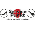 Ein Logo mit rotem Kreis, Text „Service Punkt Schuh- und Schlüsseldienst“, links ein Schuhsymbol, rechts ein Schlüsselsymbol.