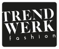 Schwarzes rechteckiges Logo mit weißem Text „TRENDWERK“ in Großbuchstaben und darunter „fashion“ in Kleinbuchstaben.