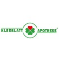 Grünes Kleeblatt mit rotem Herz in der Mitte, daneben grüner Schriftzug „KLEEBLATT APOTHEKE“ auf weißem Hintergrund.