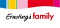 Das Logo zeigt den Schriftzug „Ernsting's family“ vor einem Hintergrund mit bunten Streifen in Blau, Gelb, Grün, Rosa und Rot.