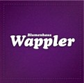 Lila Hintergrund mit weißem Text „Blumenhaus Wappler“ in einer geschwungenen Schrift.